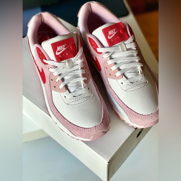 [SOLD] BNIB Nike Air Max 90 Limited Edition Valentine's Day - Picture 3 of 6